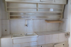Mutfak yıkama bölümü, çift gözlü eviyenin yer aldığı mutfak tezgahı ve alt/üst dolaplar (6 no’lu daire)