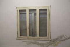 Üç modülden oluşan ahşap yağlı boyalı pencere (2020)